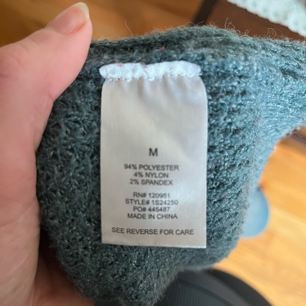 Mock neck sweater - Picture 5 of 5